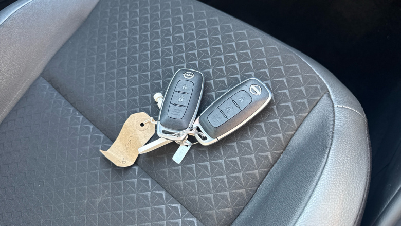 Nissan Juke 1.0 DiG-T 114 N-Connecta 5dr Petrol Hatchback